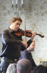 Fiolinist Kristof Barati og pianist Alasdair Beatson på Gaarder, festspillene 2015. Foto: Østlendingen